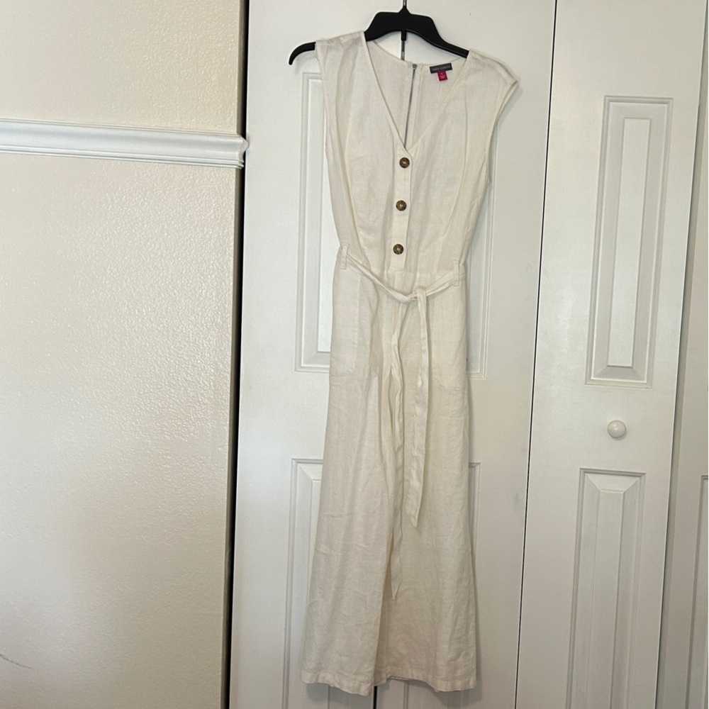 Vince Camuto Cream Buttoned Sleeveless Top